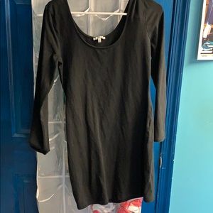 Black bodycon dress